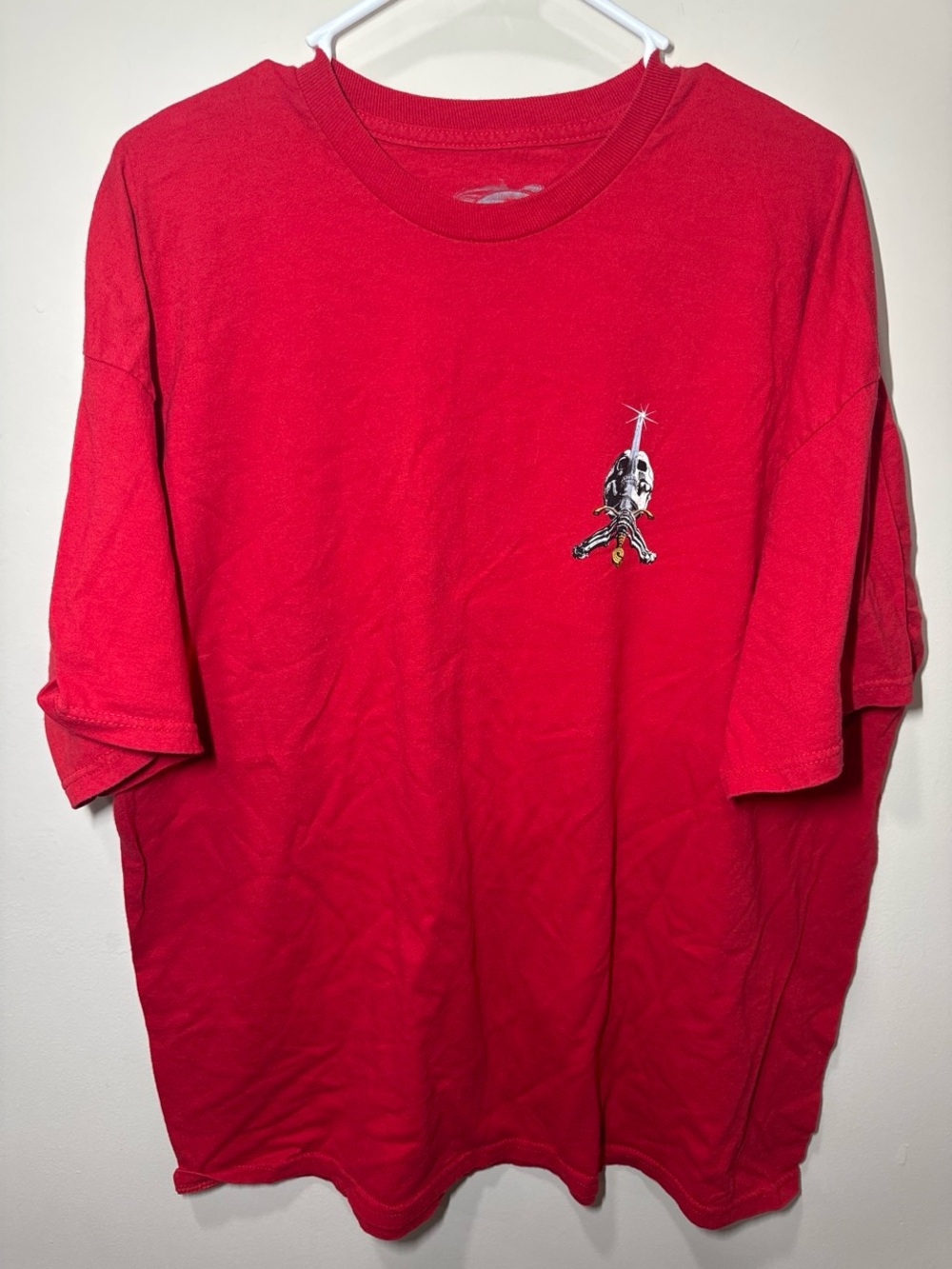 Men's Red Short-Sleeve Graphic Crewneck T-Shirt